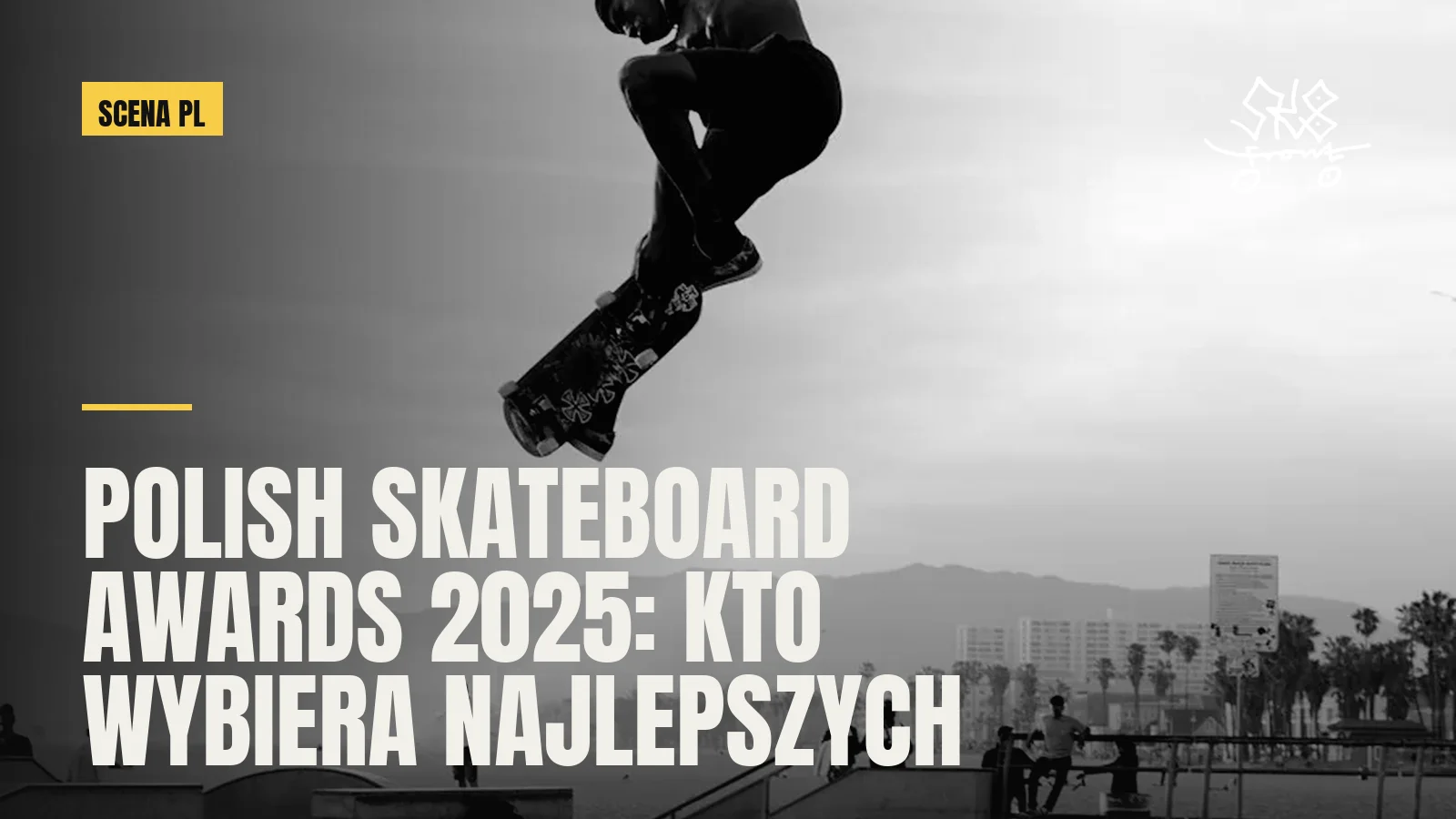 Skater w wysokim skoku nad skateparkiem